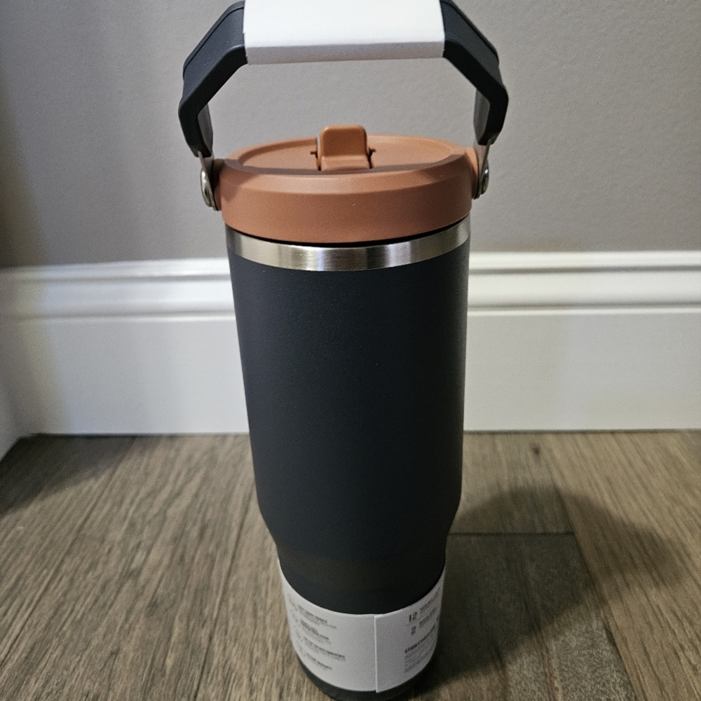 Stanley 30 Oz. Ice FLOW FLIP STRAW TUMBLER - Picture 4 of 6